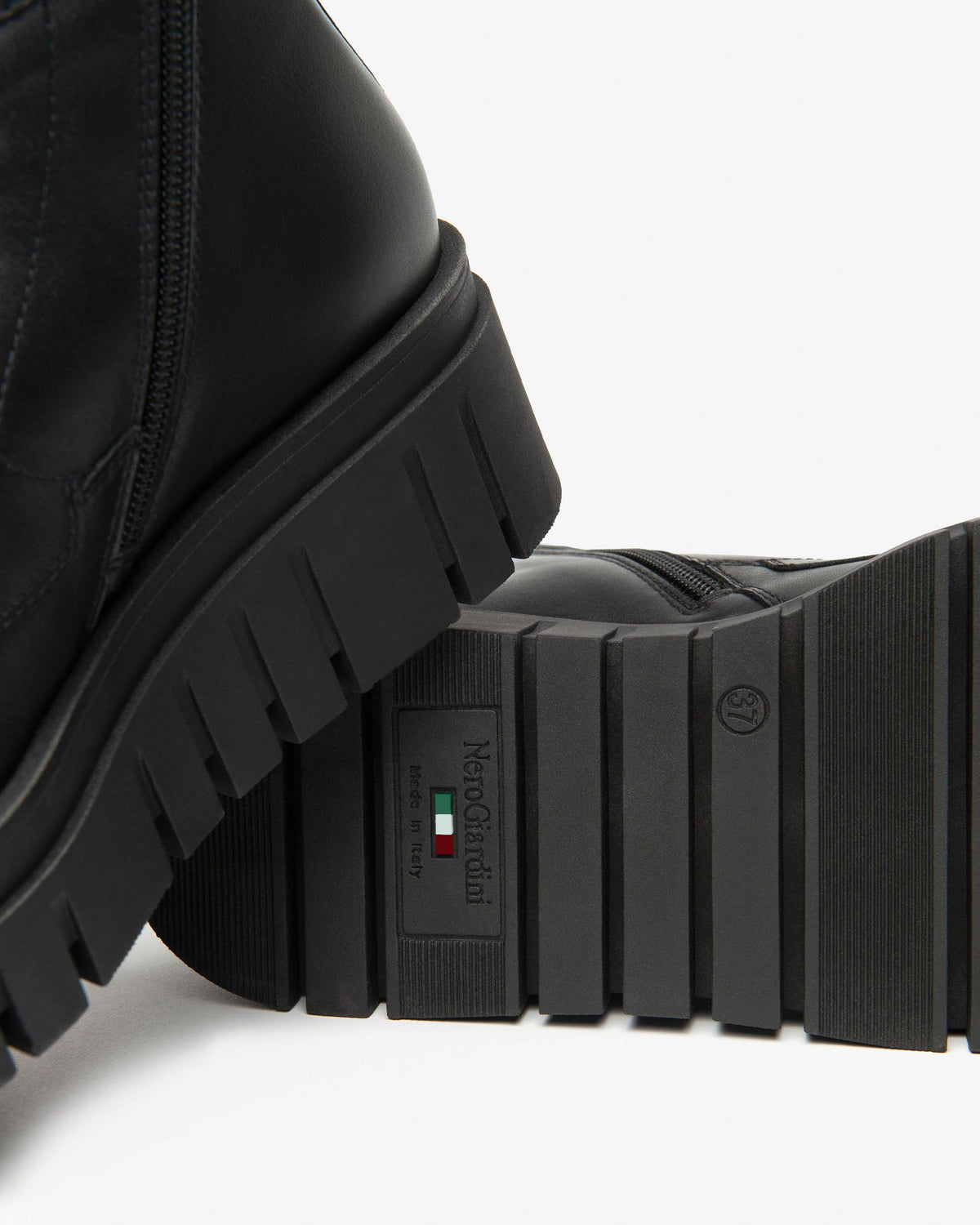 Gležnjače Nero Giardini 